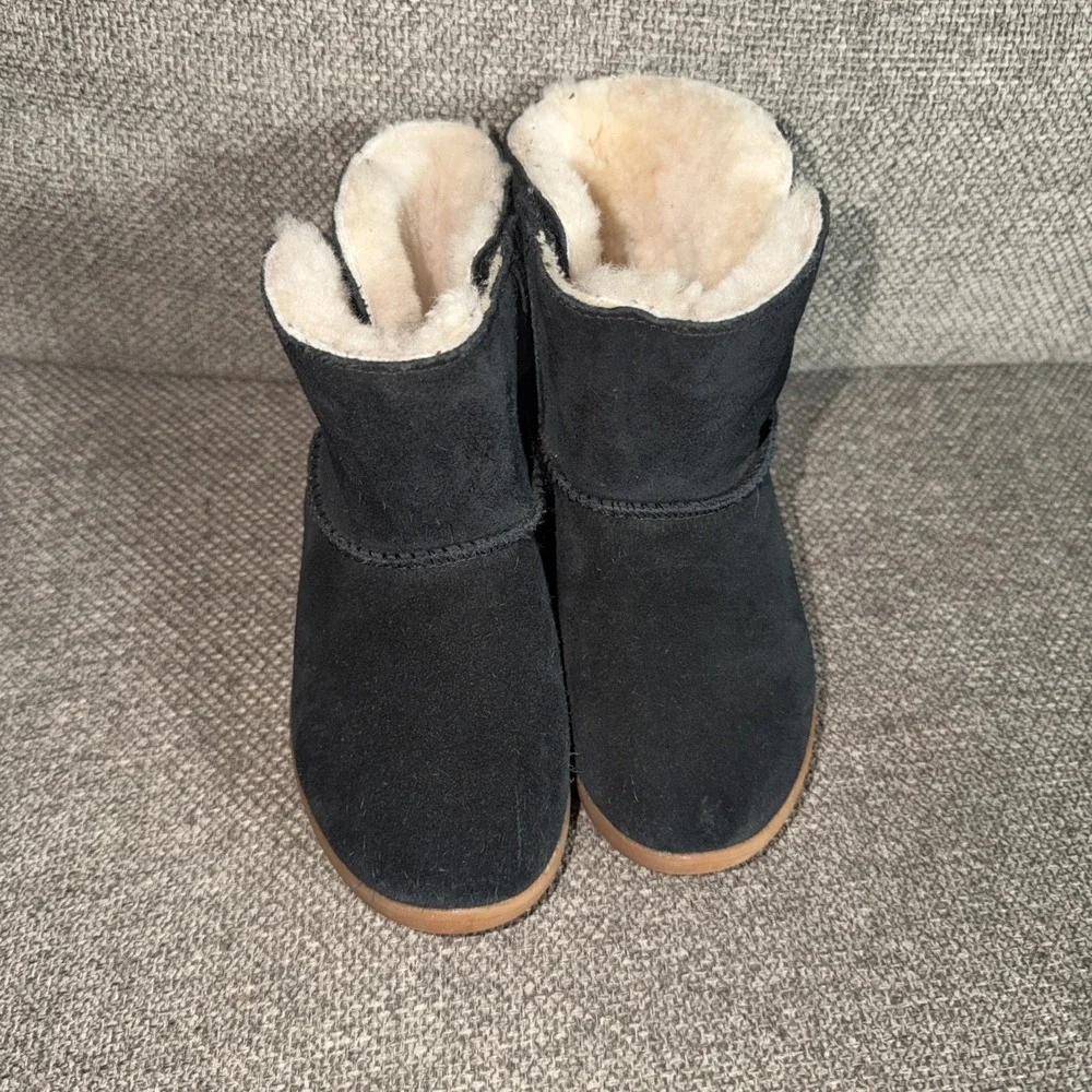 UGG Toddler Girls T Keelan-T/1096089T boots Black Suede Wool bottoms Size 10